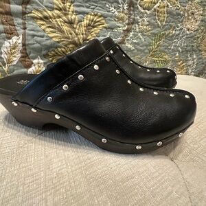 Michael by Michael Kors Black Studded Leather Clogs size 7